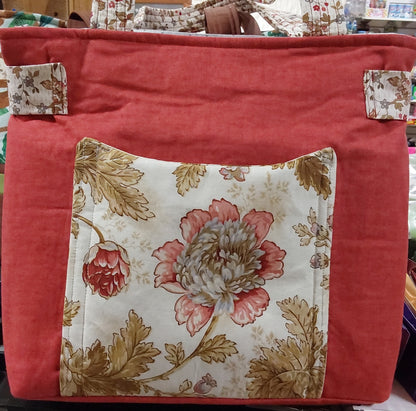 RED FLORAL W/FRONT POCKETS PURSE