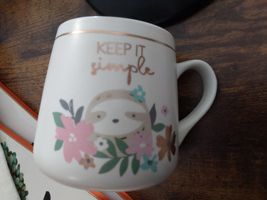 FLORA MUG SLOTH